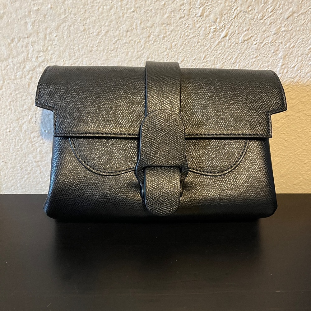 🌸Senreve Aria Belt Bag in Pebbled Noir
